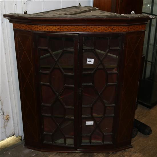 Regency inlaid glazed mahogany corner cabinet(-)